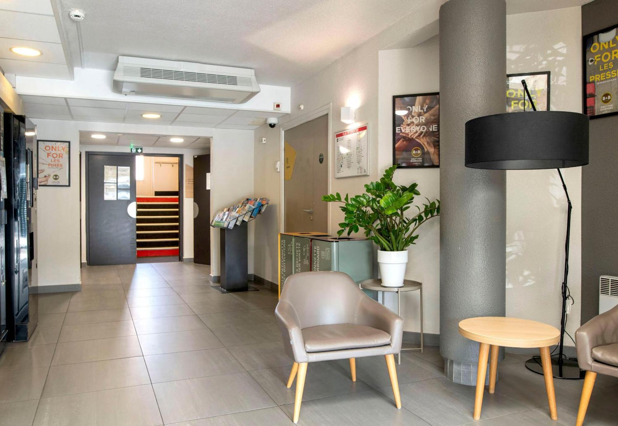 B&B Hôtel Avignon  Le Pontet  Buitenkant foto